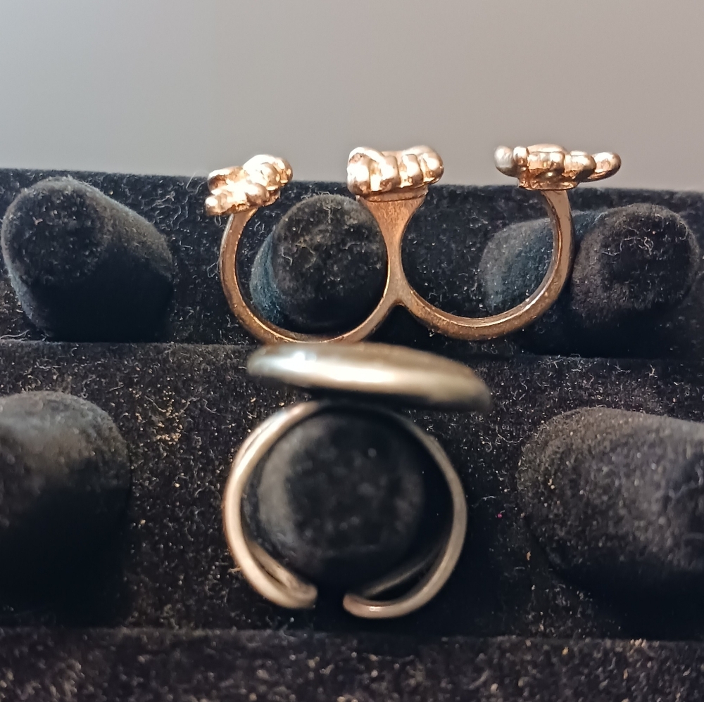 QUIRKY LOT! 2 Finger 3 Hand + Wonder Woman Rings - Picture 4 of 5